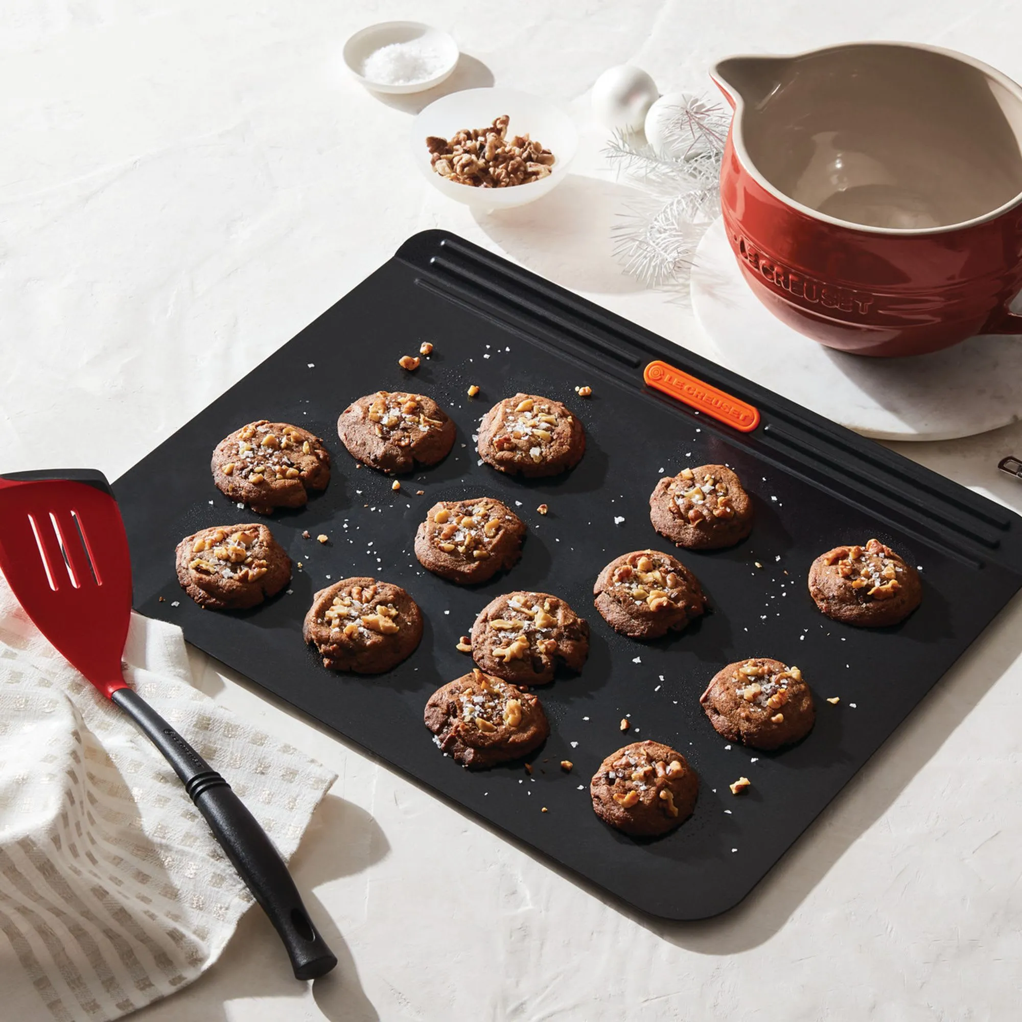 Le Creuset Toughened Non Stick Insulated Cookie Tray 38cm