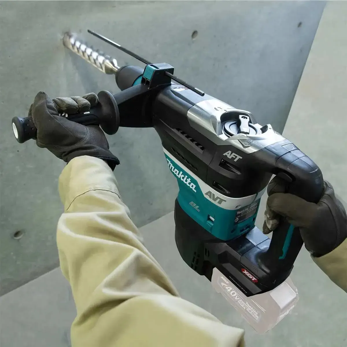 Makita 40V max XGT Brushless Cordless 1-9/16" AVT Rotary Hammer