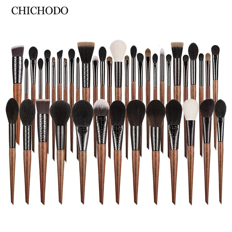 Natural & Synthetic Makeup Brushes