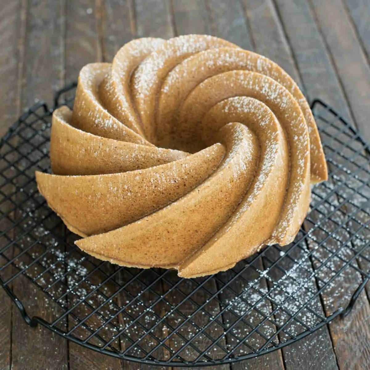 Nordic Ware Heritage Bundt Pan Gold 26cm