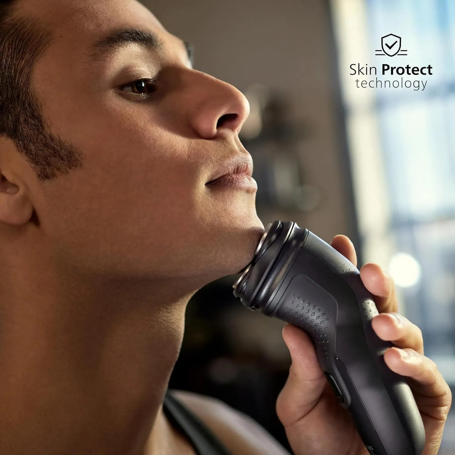 Philips Electric Shaver Series 3000X - Wet & Dry Electric Shaver for Men in Deep Black, with SkinProtect Technology, Pop-up Beard Trimmer, Ergonomic Men's Shaver (Model X3001/00)